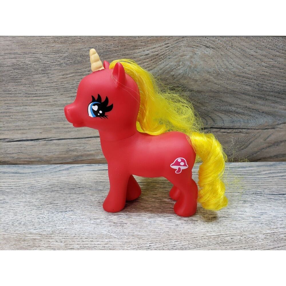 Gi-Go Wonder Pony Red Unicorn With Yellow Hair Mushroom Tattoo 3-16-B1